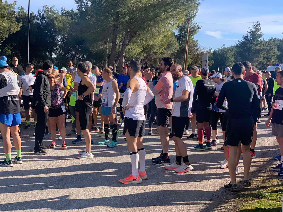Παρουσία του Ambulance Orthopedisi με ιδιωτικό ασθενοφόρο σε μαραθώνιο